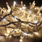 Guirnalda led blanco cálido con cable blanco y destello