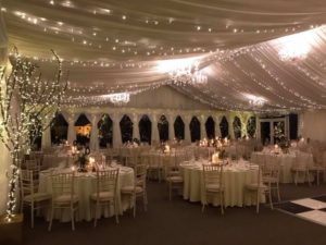 como iluminar carpas o techos