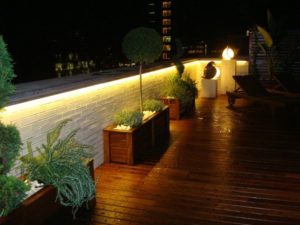 manguera led en terraza